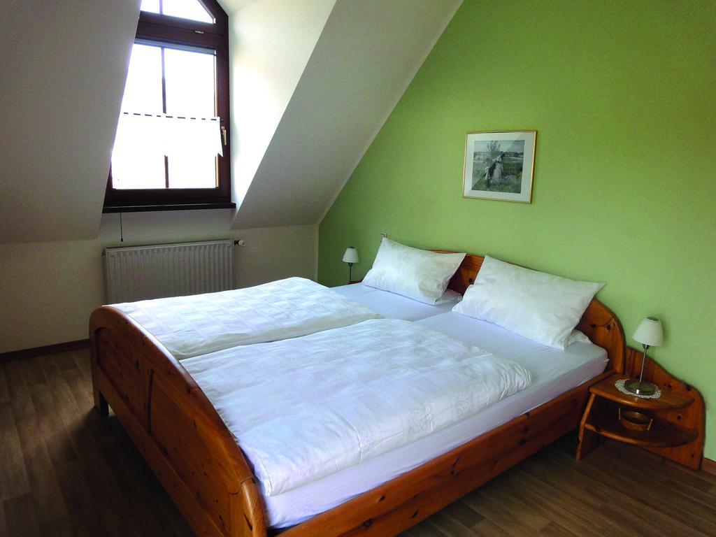 Ferienwohnung Am Moselufer Zell an der Mosel Exteriör bild