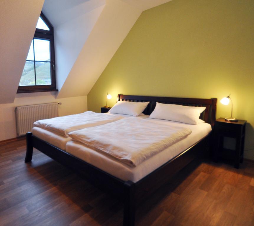 Ferienwohnung Am Moselufer Zell an der Mosel Exteriör bild